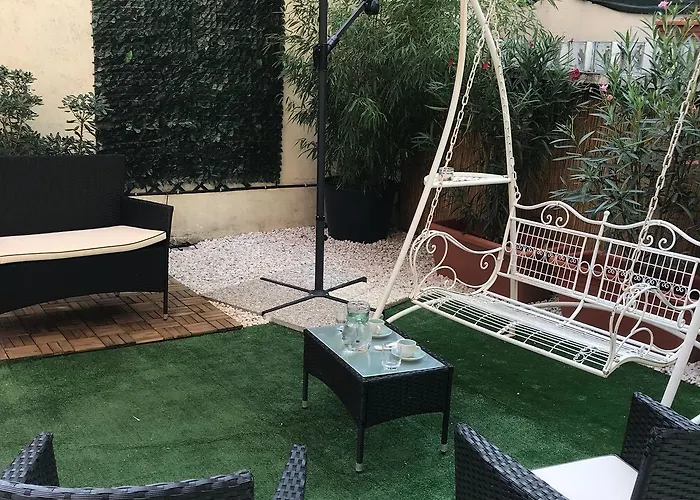 Alojamento de Acomodação e Pequeno-almoço Dea Flora Roma